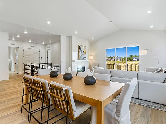 2nd image of 1738 Morningstar Way