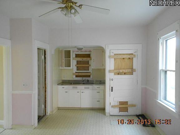 3rd image of 3848 E 50th St