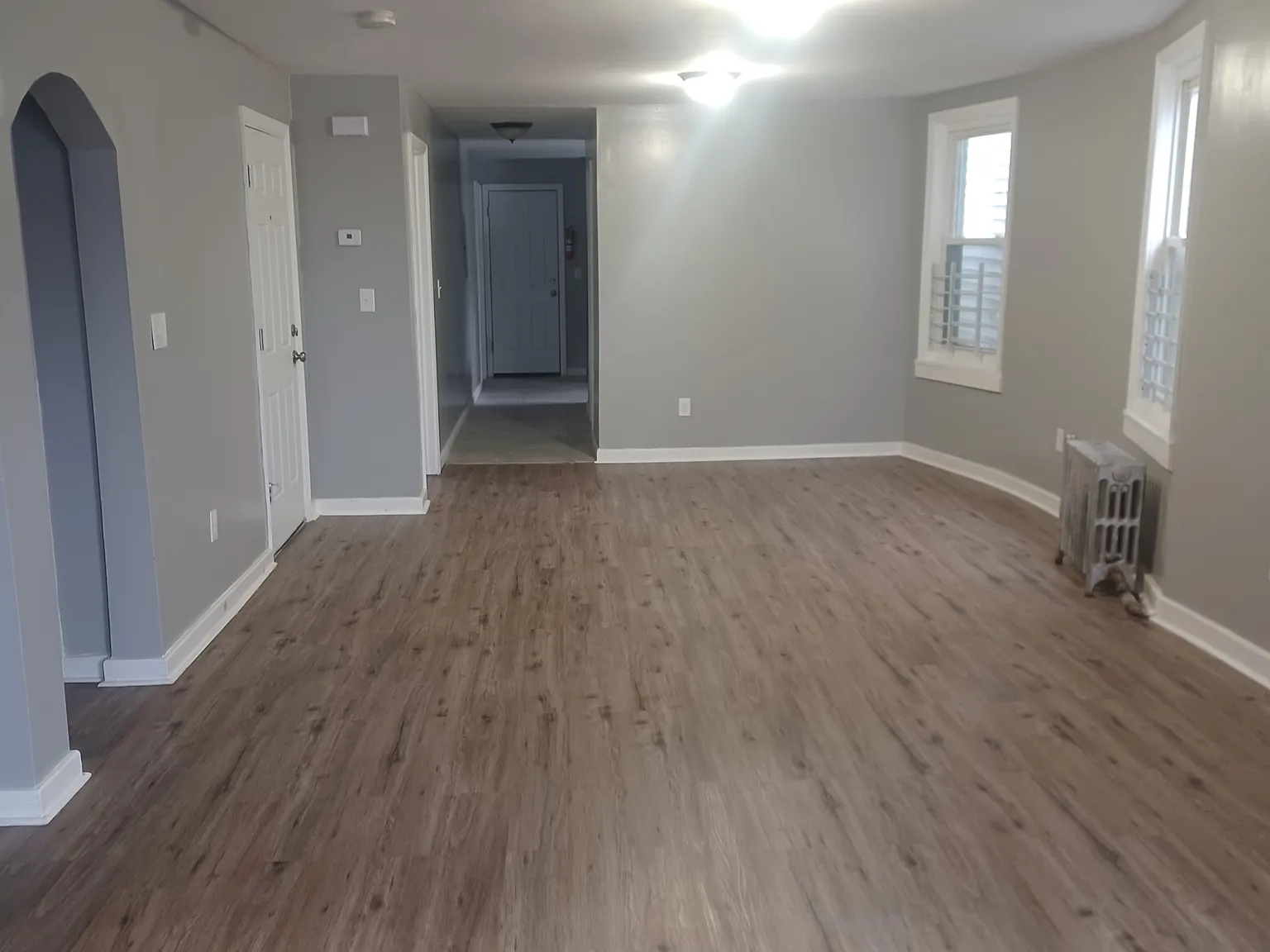 4 bed, $2,205 — Photo 2