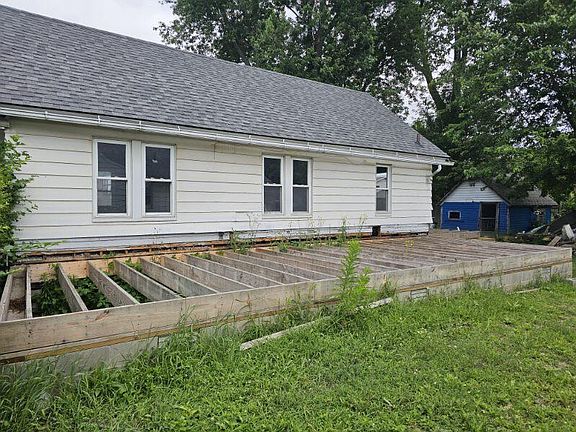 5th image of 29910 Maplegrove St