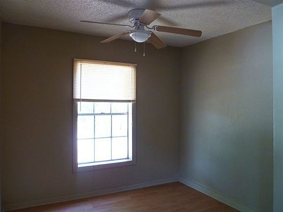 5th image of 2200 N Englewood Ave