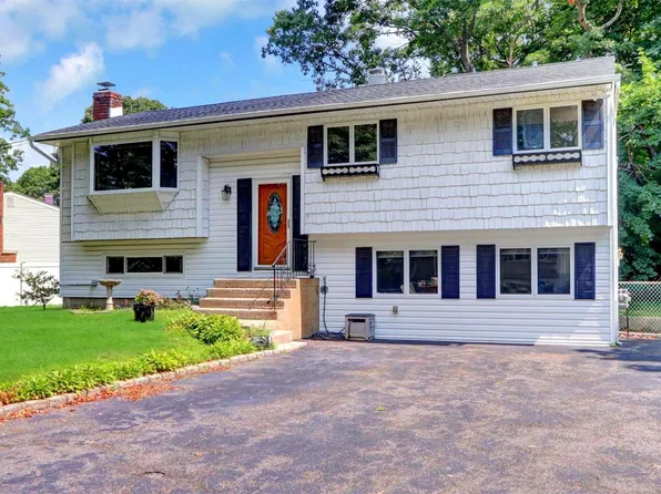 29 Erie Street, Port Jefferson Station, NY 11776