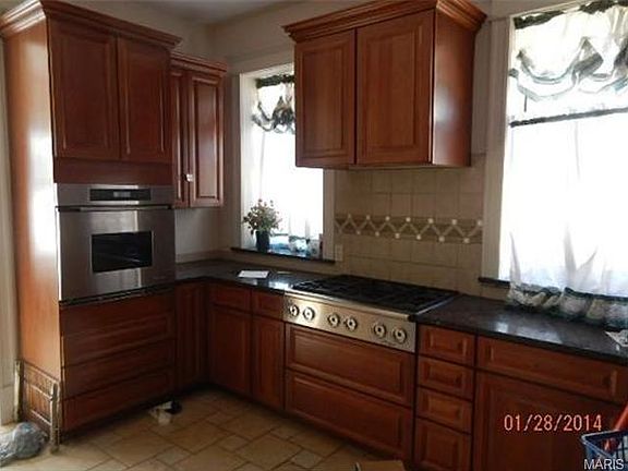 2nd image of 6006 W Cabanne Pl