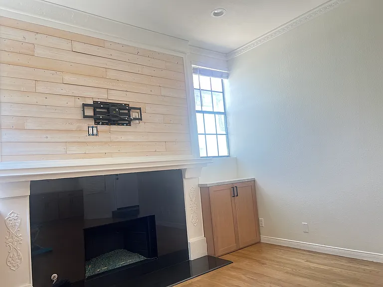 821 W 15th St #3D — Photo 6