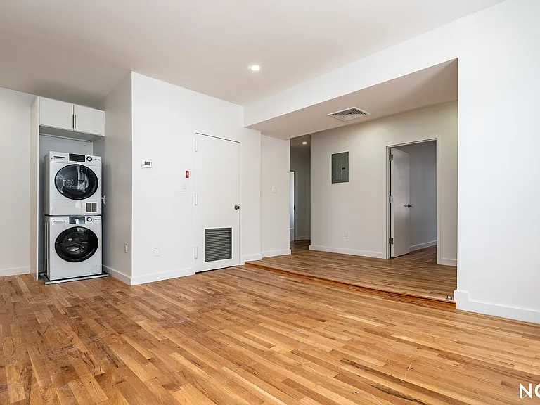 160 Johnson Ave #3B — Photo 3