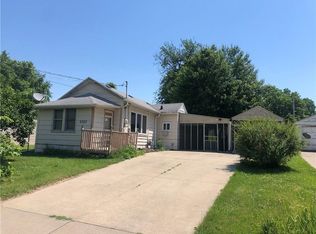 2323 E 37th Ct, Des Moines, IA 50317