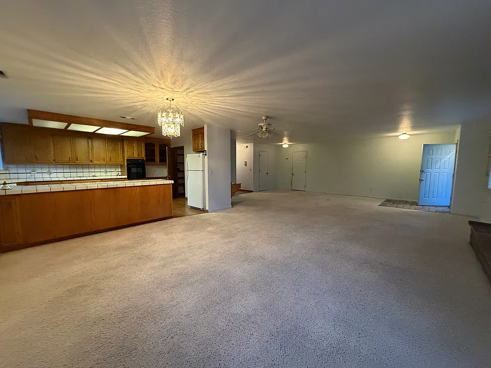 14817 Ash Ct