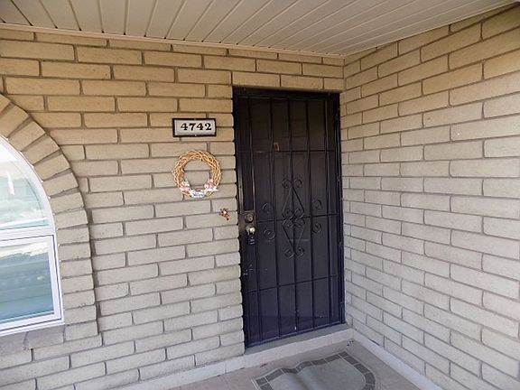2nd image of 4742 E Farmdale Cir