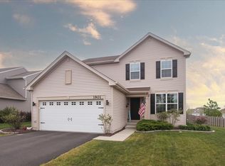 1901 Taos Ln, Volo, IL 60020