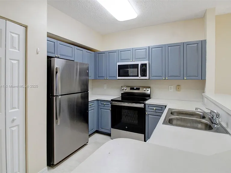 2205 SE 23rd Rd — Photo 12