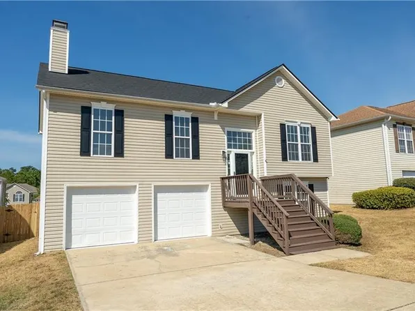 2803 Gatewood Dr, Phenix City, AL 36870