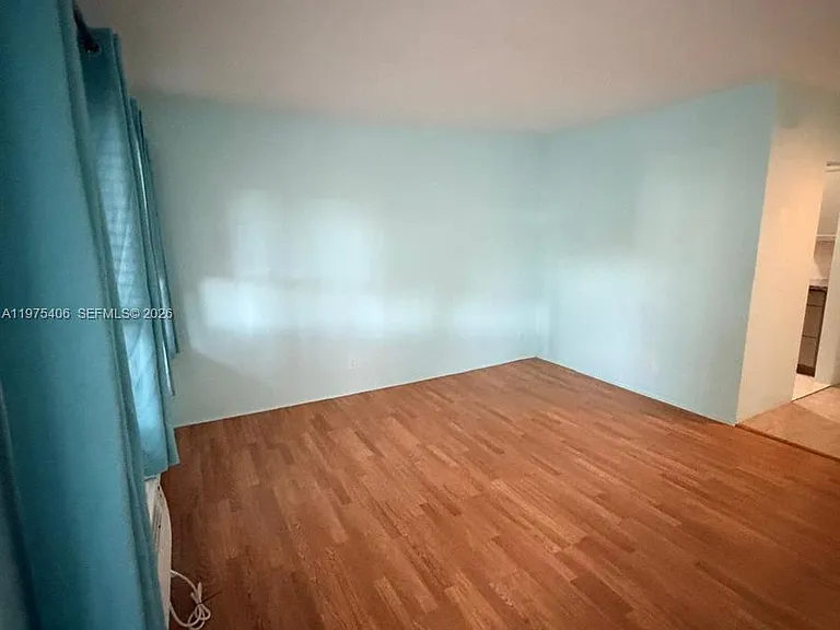 450 Layne Blvd #17 — Photo 3