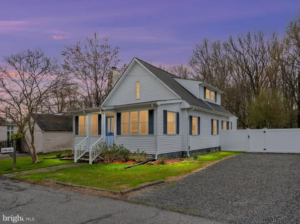 205 Arunah Ave, Edgewater, MD 21037