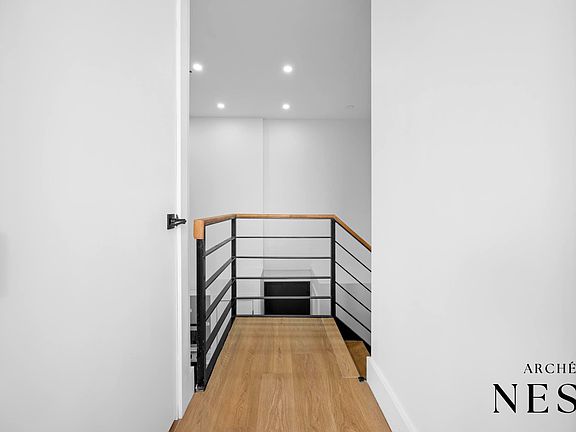 4th image of 460 E 29th St #4R