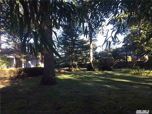 4th image of 490 Emerson Dr