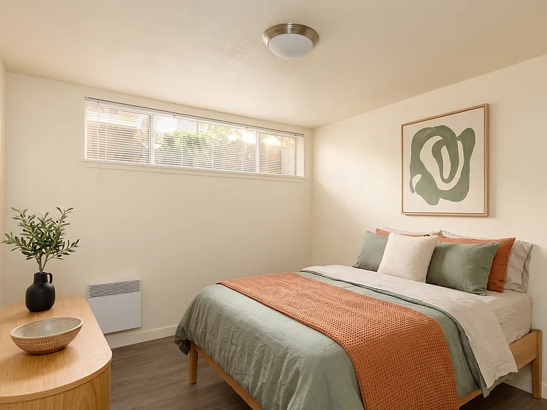 Phinney 12 Apartments — Photo 8