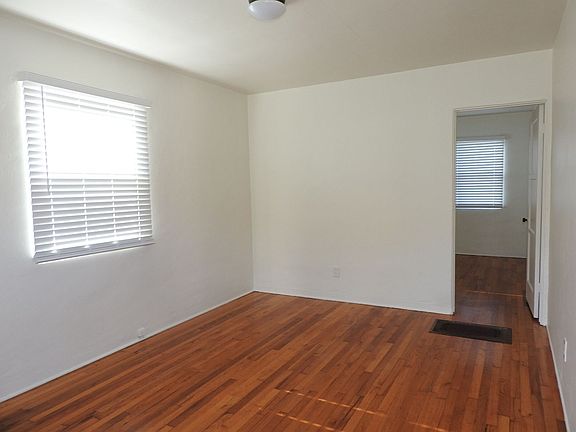 2nd image of 4942-52 Santa Cruz Ave #4948
