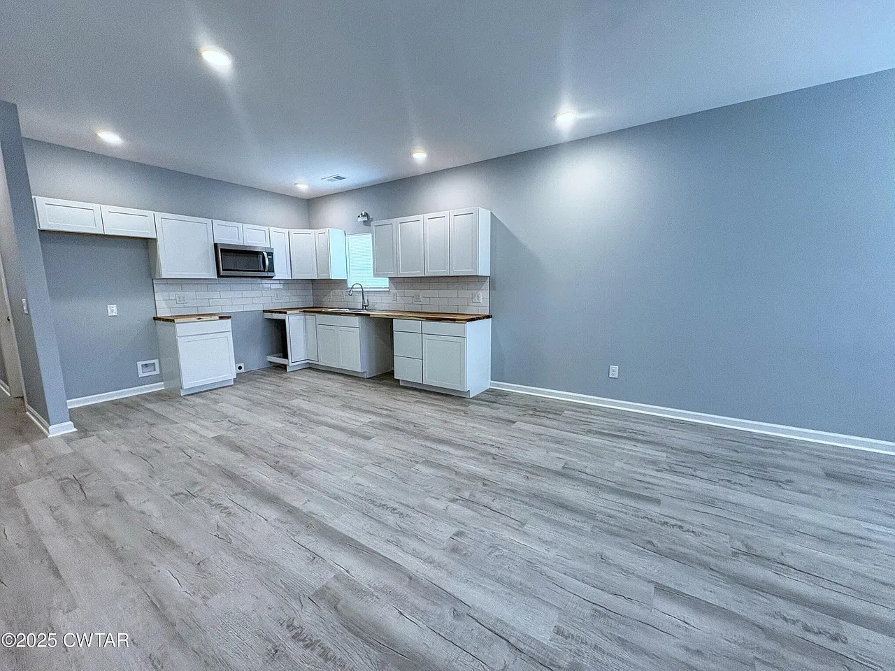 3 bed, 1600 sqft, $1,700 — Photo 4