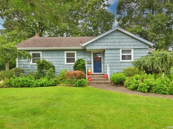 33 Frances Lane, Massapequa Park, NY 11762