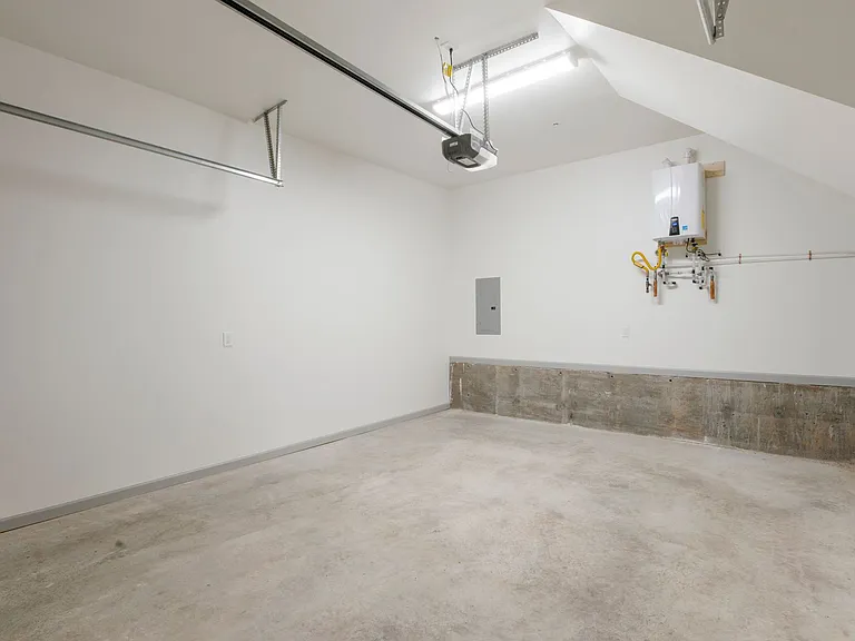 Quaker Condos - $300 Off Immediate Move-Ins! — Photo 17