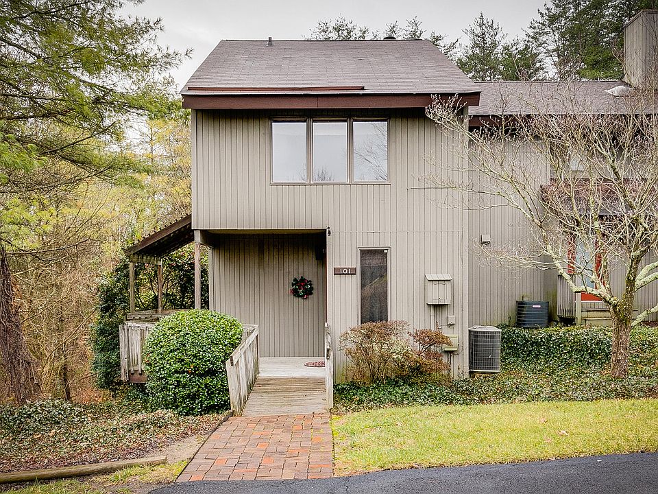 1st image of 101 Willowbrook Dr #101