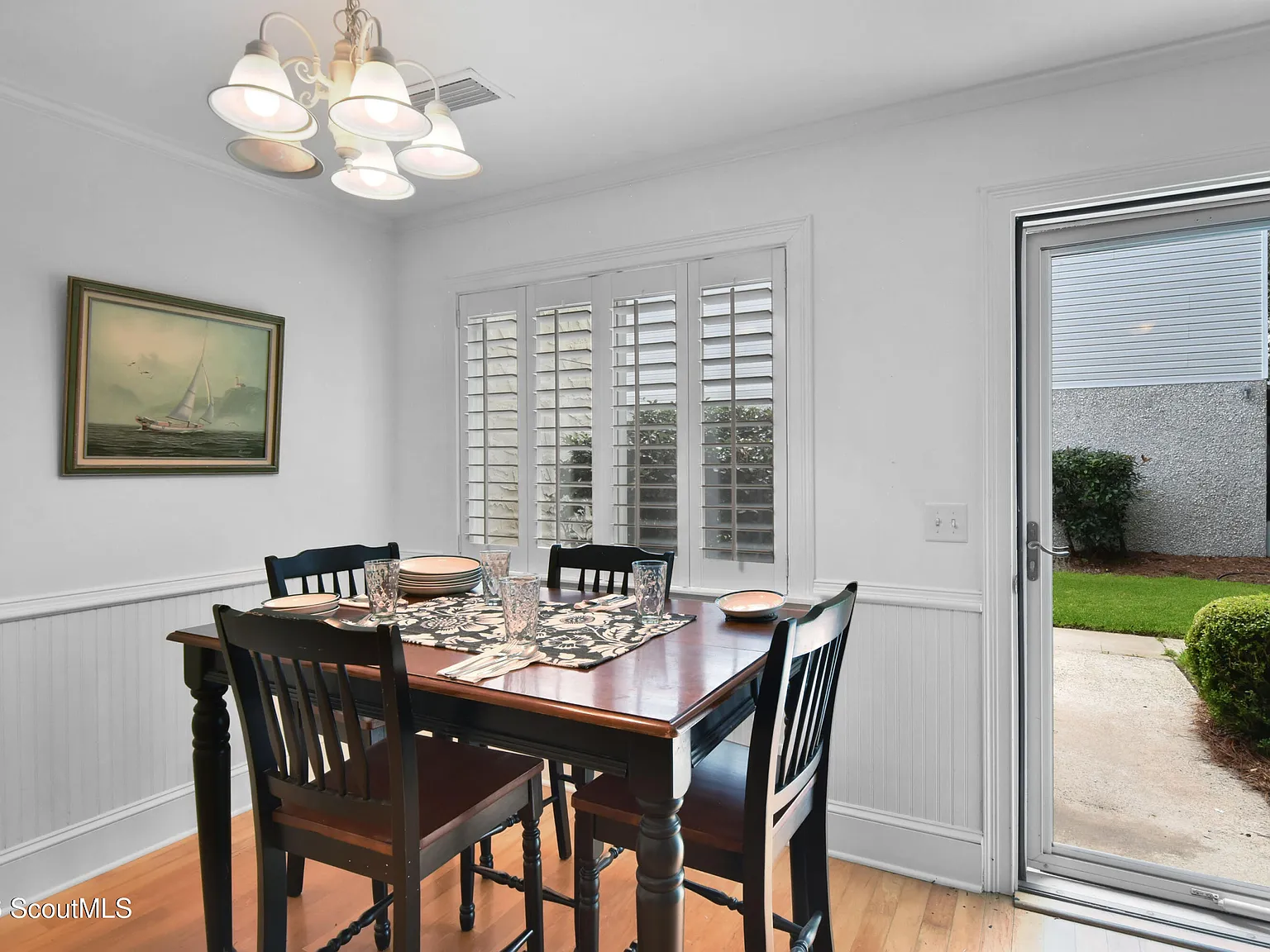 2 bed, 1.5 bath, 1126 sqft, $2,400 — Photo 3