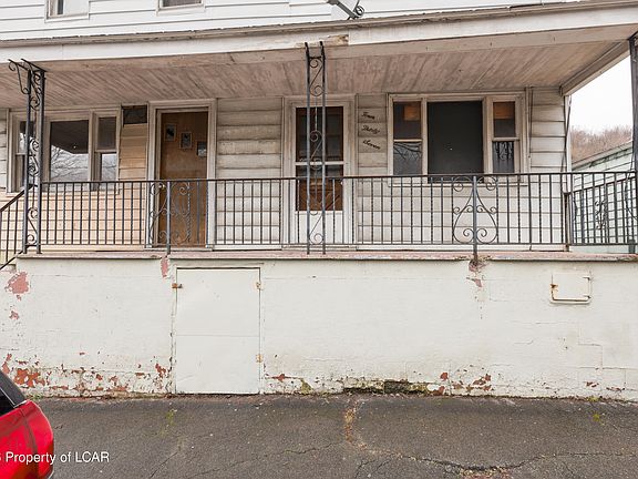 2nd image of 437 W Washington St