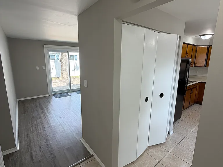 2504 Campbell Dr — Photo 5