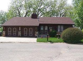 3304 Center Lake Dr, Spirit Lake, IA 51360
