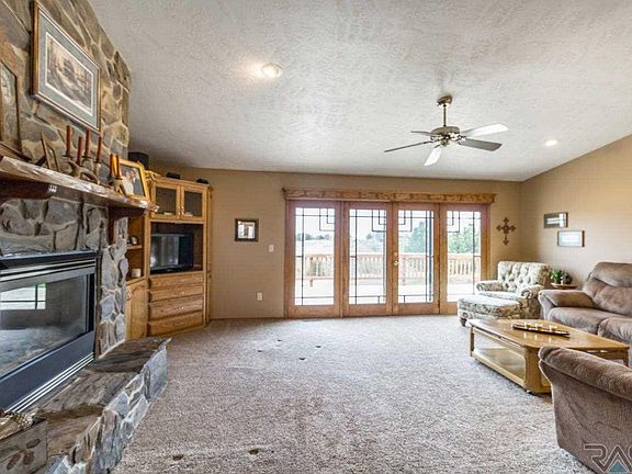 4th image of 47963 Wildflower Pl