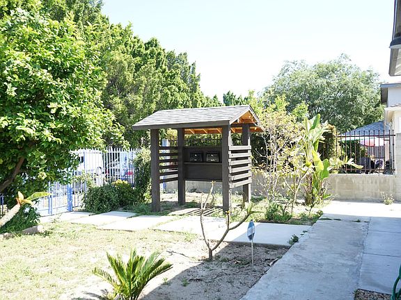 3rd image of 5945 Willowcrest Ave