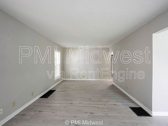 4th image of 4615 Caroline Ave
