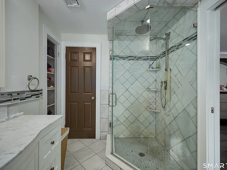 1374 Huntington Tpke — Photo 16