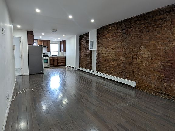 3rd image of 629 2nd Ave APT 4