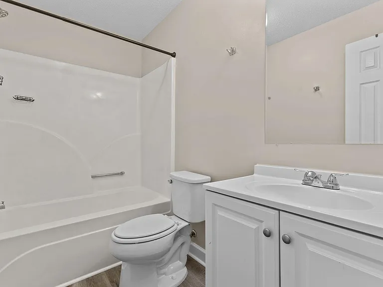 8318 Umstead Rd — Photo 36