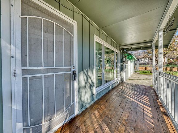 2nd image of 3995 Mullen Avenue