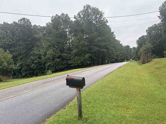 Exterior Neighborhood (street photo)