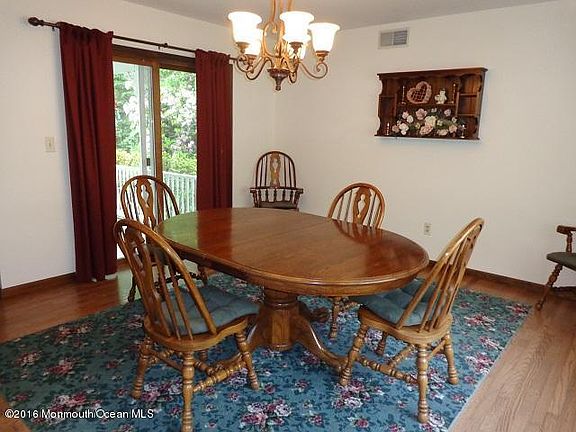 5th image of 110 Fox Hollow Dr