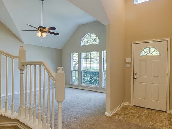 4th image of 8402 Branch Hollow Dr