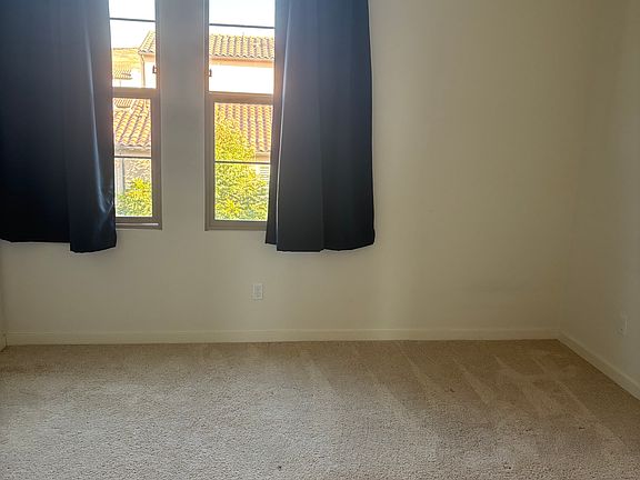 5th image of 212 Oak Frst #212