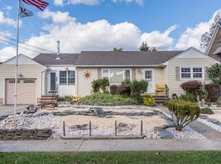 71 Alexander St, Edison, NJ 08820