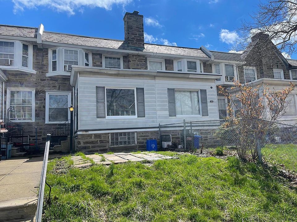 Front of the house, picture #1