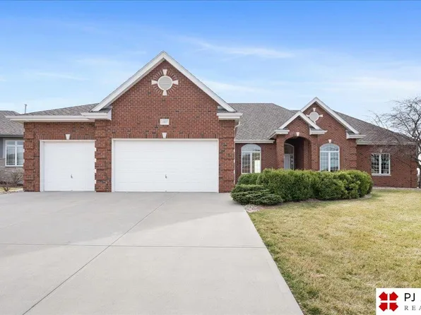 12827 Scott St, Omaha, NE 68142