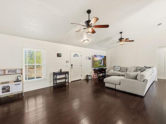 4th image of 3353 NE 71ST AVENUE