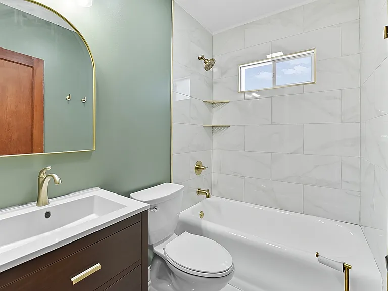 828 N 41st Ave — Photo 9