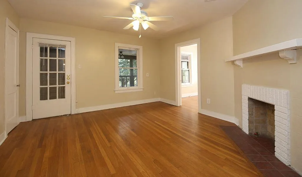 2 bed, 1.0 bath, 1450 sqft, $1,695 — Photo 2