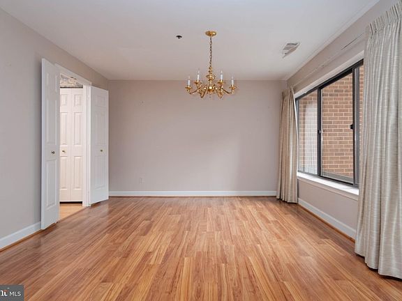 5th image of 2 Southerly Ct APT 406