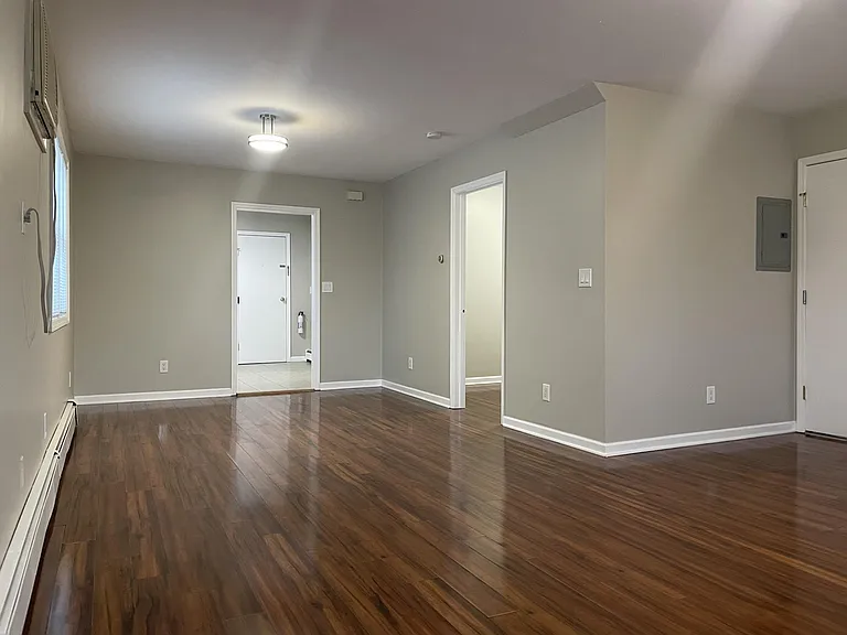 62 Broughton Ave #2 — Photo 4