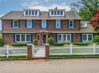 29 Maple Ave, Locust Valley, NY 11560
