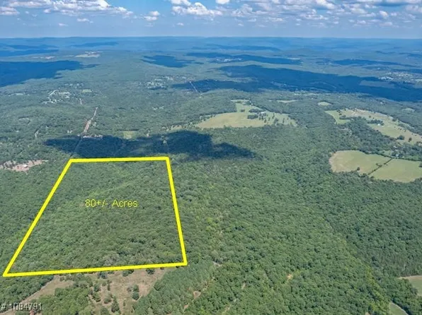 Village Dr, Van Buren, AR 72956